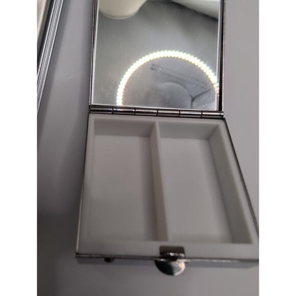 Brighton mother of pearl Pill Box w/ Mirror 4 Crystals 2 Sections Hinged Nice! - Picture 3 of 8